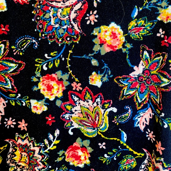 Floral Print with Lace Trim Tank - Picture 2 of 5